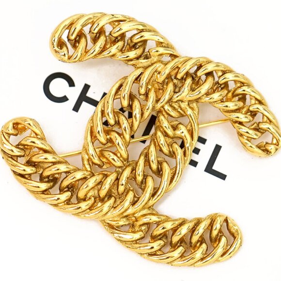 CHANEL CC Logos Round Link Rope Brooch Gold Tone Pin Auth w/Box p1128-2 - Picture 1 of 6